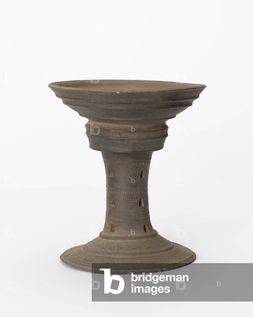 Vessel Stand, late 4th-early 5th century (unglazed stoneware)