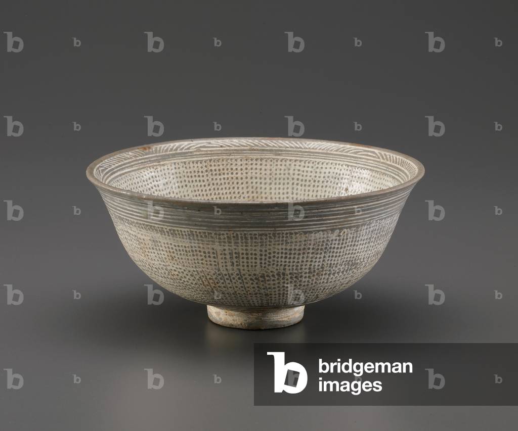 Bowl with stamped and incised decoration, 15th century or later (stoneware with white inlay under transparent glaze)