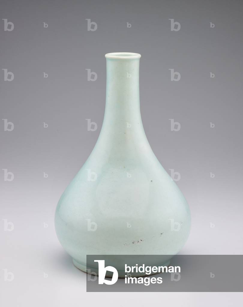 Bottle, late 18th-19th century (porcelain with transparent, pale blue glaze)