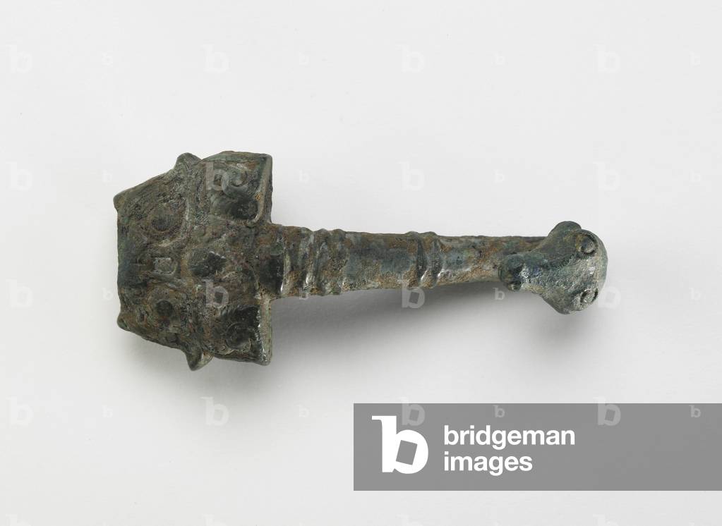 Garment hook, 400-200 BC (bronze)