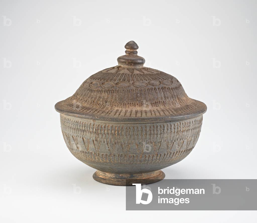 Cinerary bowl, early 8th century (unglazed stoneware)
