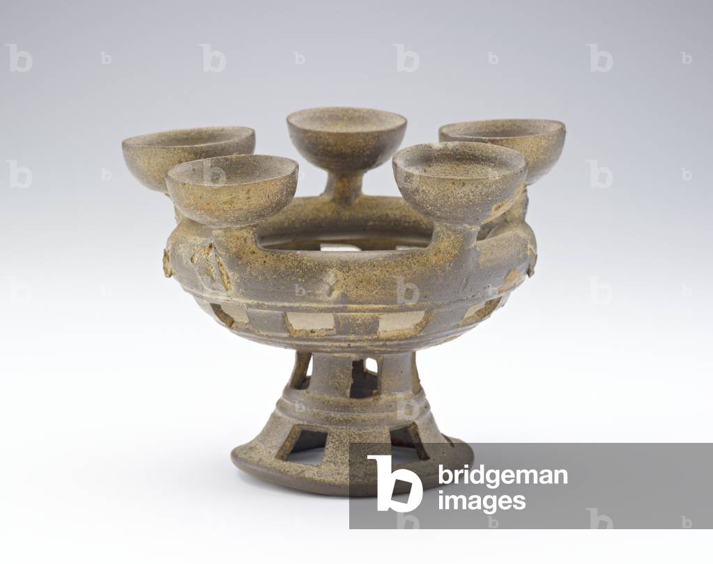 Lamp, late 5th century (unglazed stoneware)