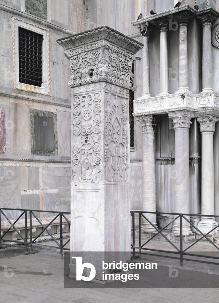 The Column of Acri, in the San Marco Piazzetta, Venice (photo)