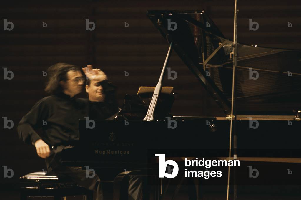 Pierre Laurent Aimard, Lucerne Concert Hall, 2000, playing piano