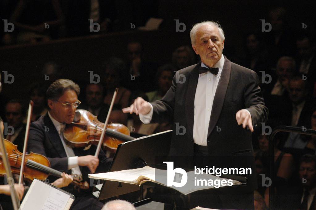 Pierre Boulez conducting Berlin Philharmonic Orchestra at Lucerne Concert Hall, 2002