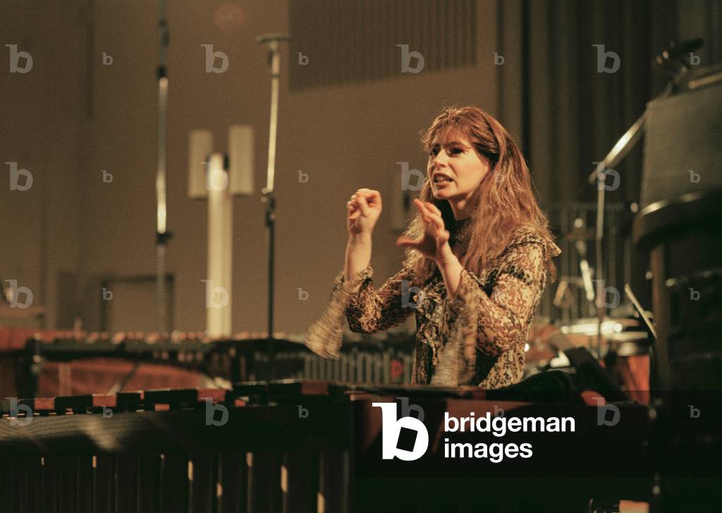 Evelyn Glennie performing at Lucerne, 1999