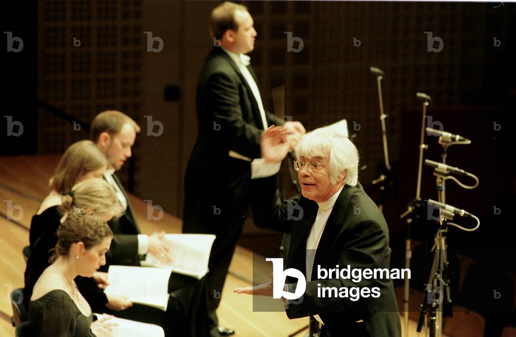 Herbert Rilling conducting Rihm's 'Deus Passus' at Lucerne, 2001