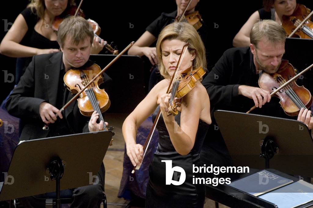 Anne - Sophie Mutter plays together with the Trondheim Soloists