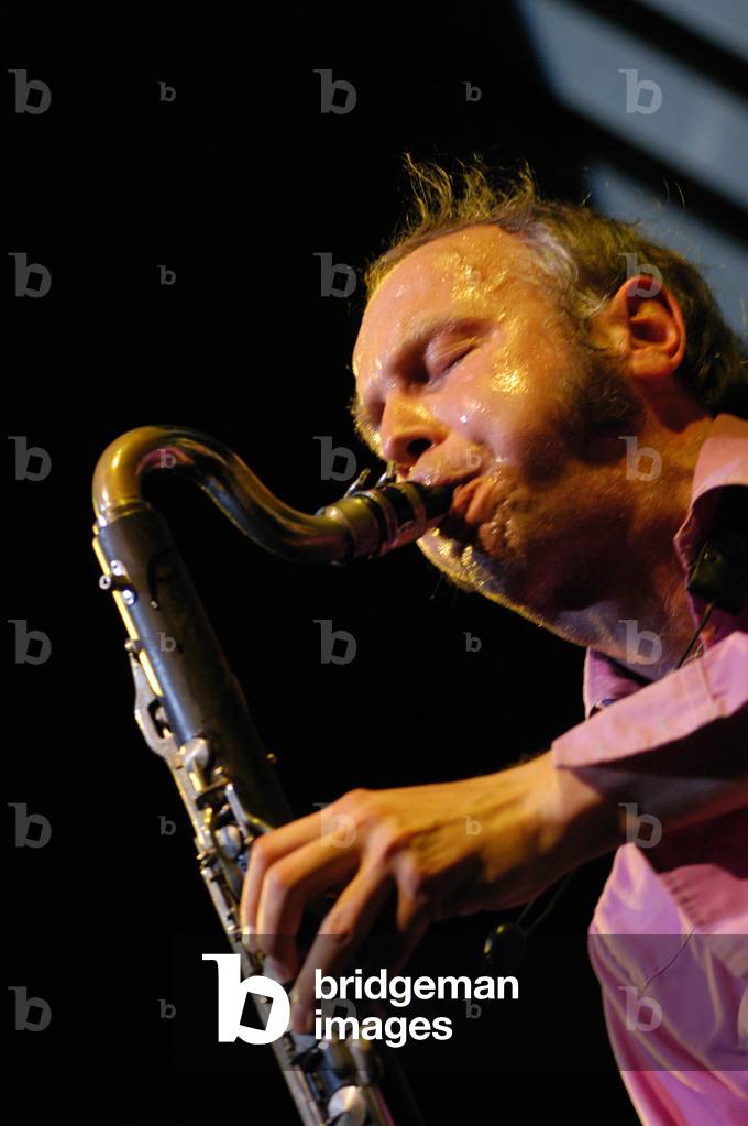Rudi Mahall playing bass clarinet, Lucerne 2004