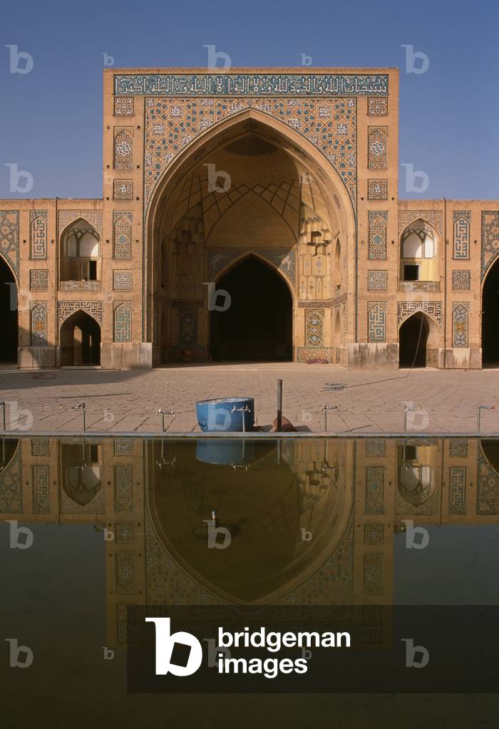 Hakim Mosque, Iwan (entrance) and Sahn (courtyard) (photo) 