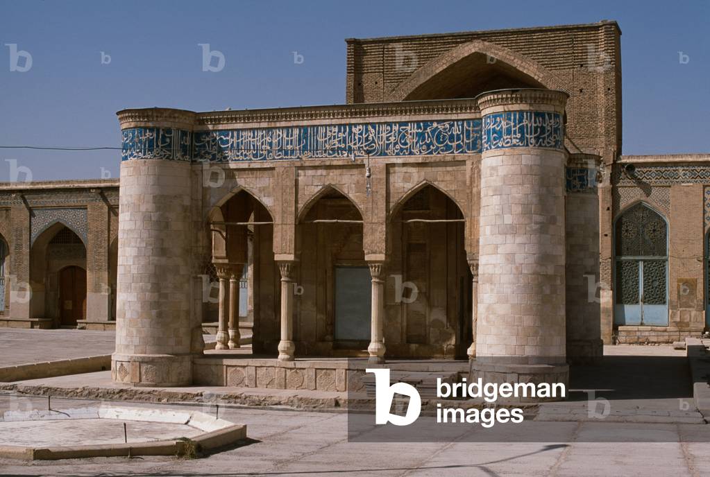 The Friday Mosque, House of Korans (photo)