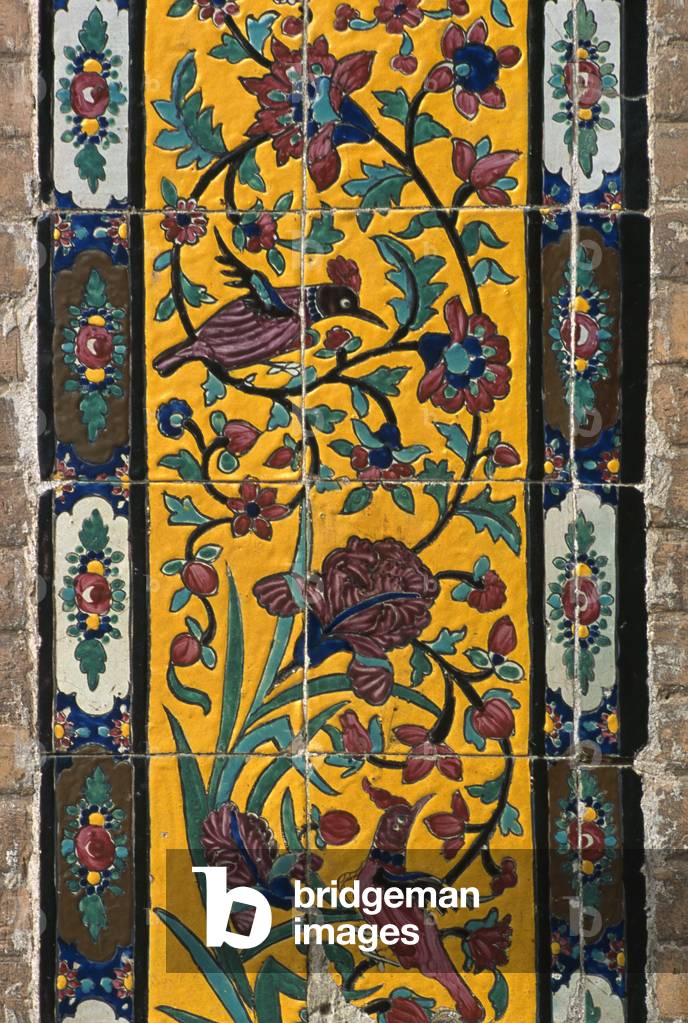 Agha Bozorg Mosque, gate, decorative tilework (photo)