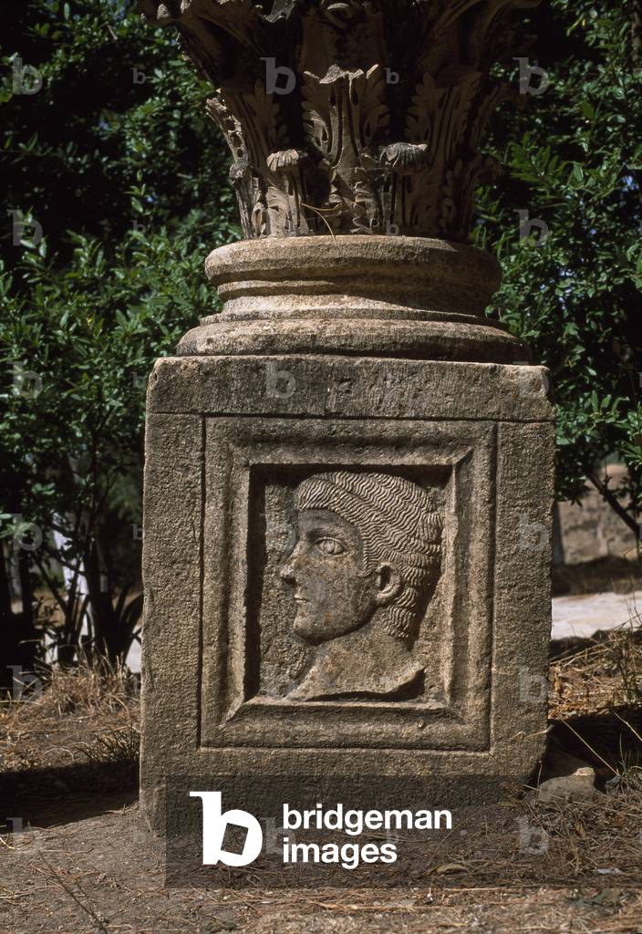 Architectural element, High Imperial Period (27 AD- 395 BC) (stone)
