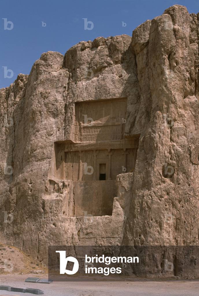 Tomb of Darius II and equestrian victory of Shapur II (photo)