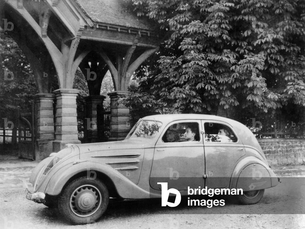Peugeot Sedan