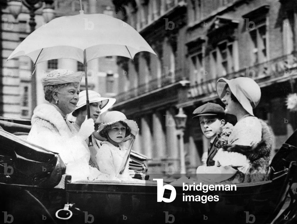 Queen Mary of Teck with the family