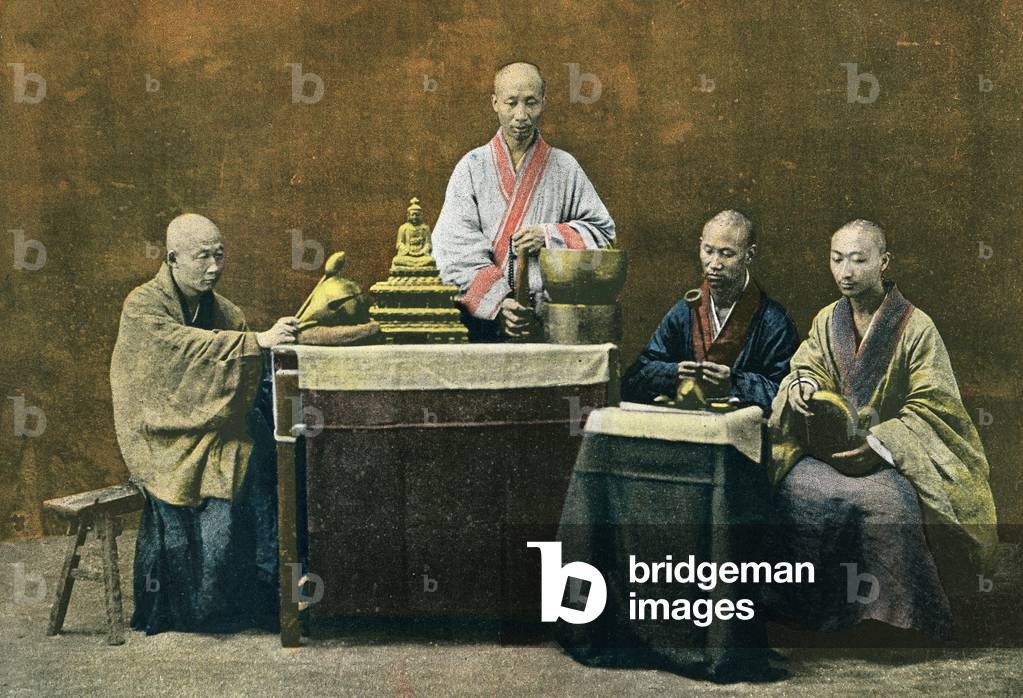 Group of monks in China photography around 1900