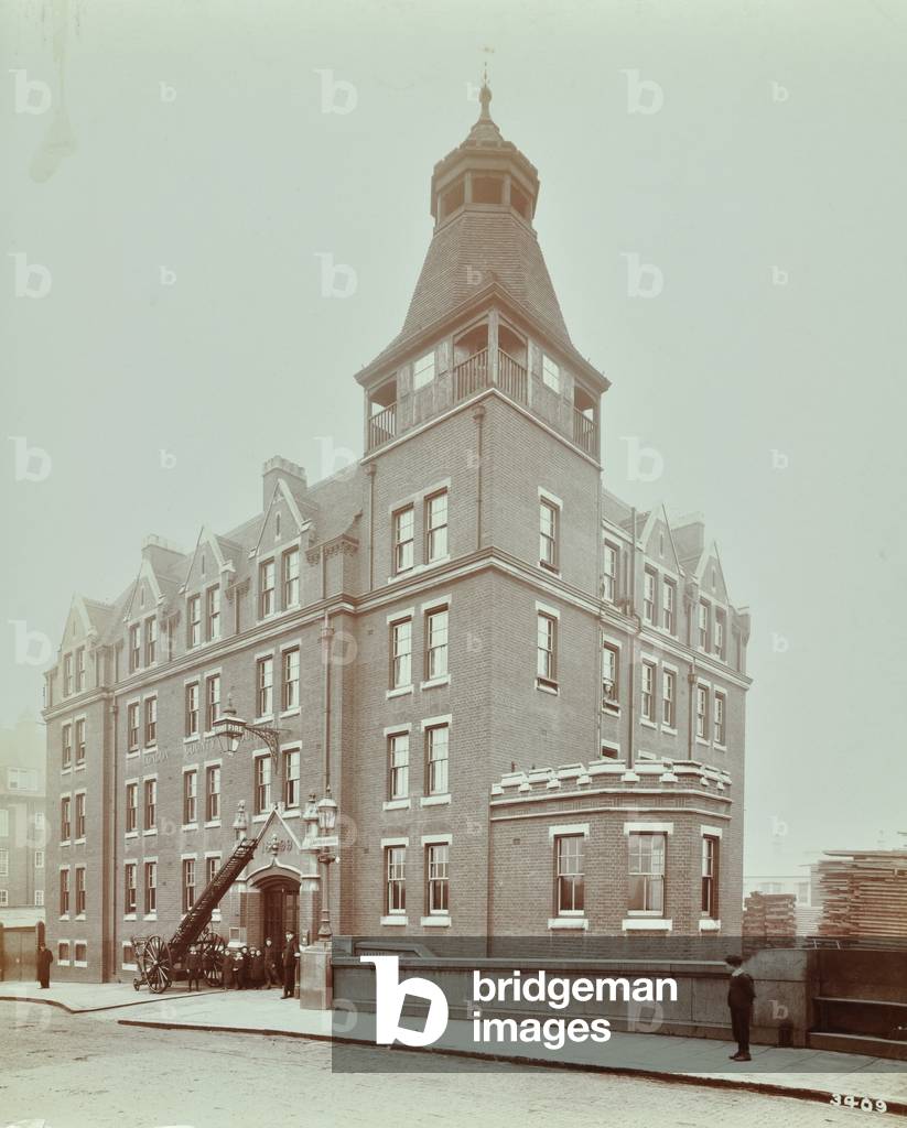 Battersea Fire Station, Battersea Bridge: exterior, 1905 (b/w photo)