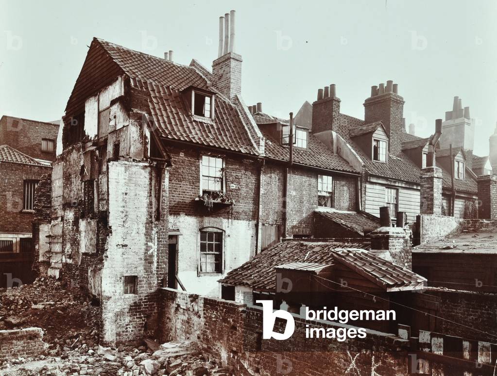 New Square: rear elevations, south side, London, 1906 (b/w photo)