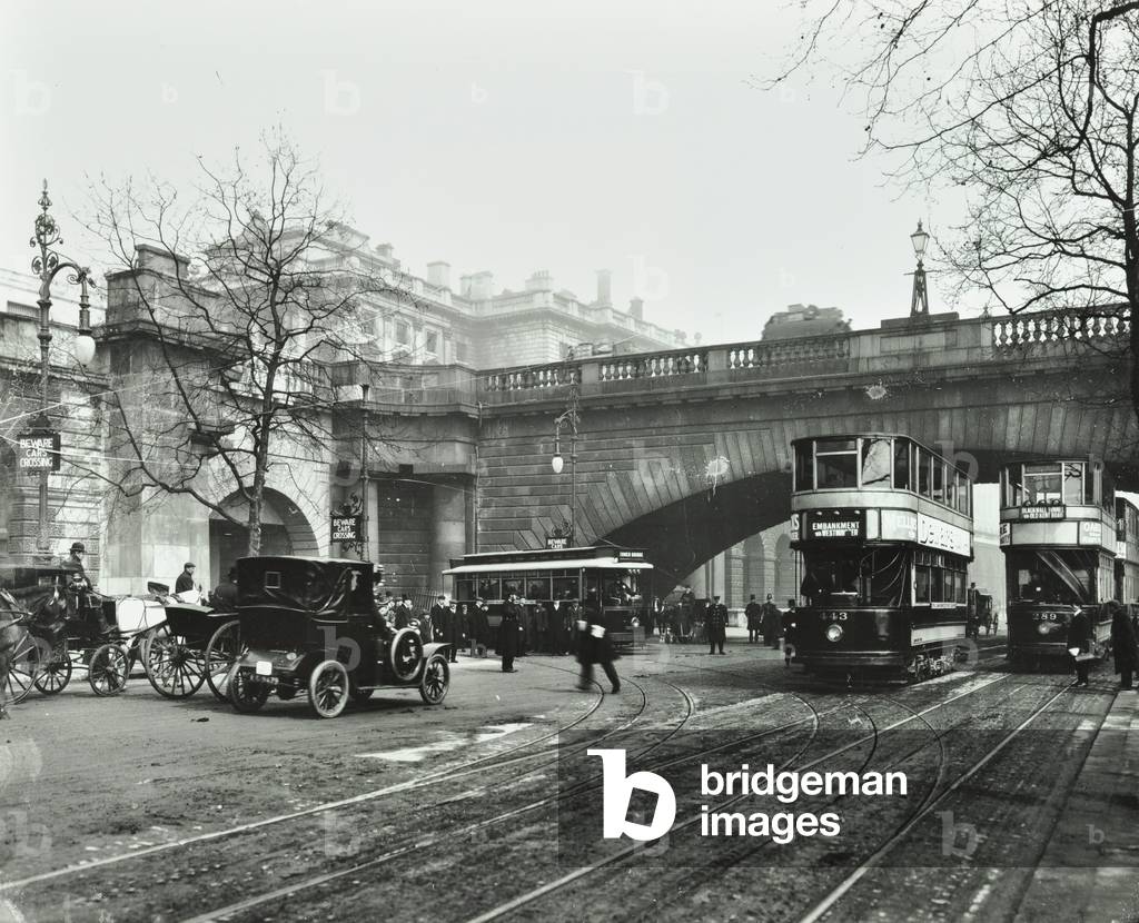 Waterloo Bridge, Victoria Embankment, Westminster LB: tram tunnel, 1906 (b/w photo)