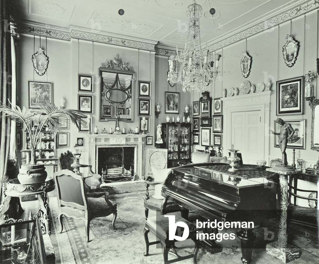 25 Bedford Square: first floor front room, London, 1913 (b/w photo)