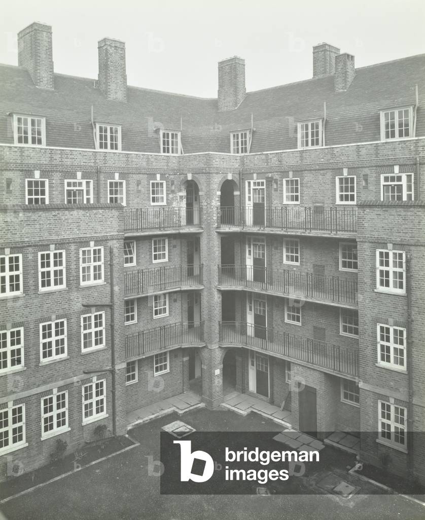 East Hill Estate: exterior of Whitby Houses, London, 1925 (b/w photo)
