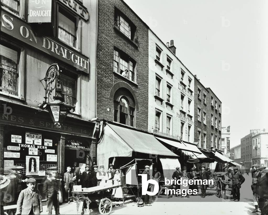 Little Earl Street, Seven Dials, 1913 (b/w photo)