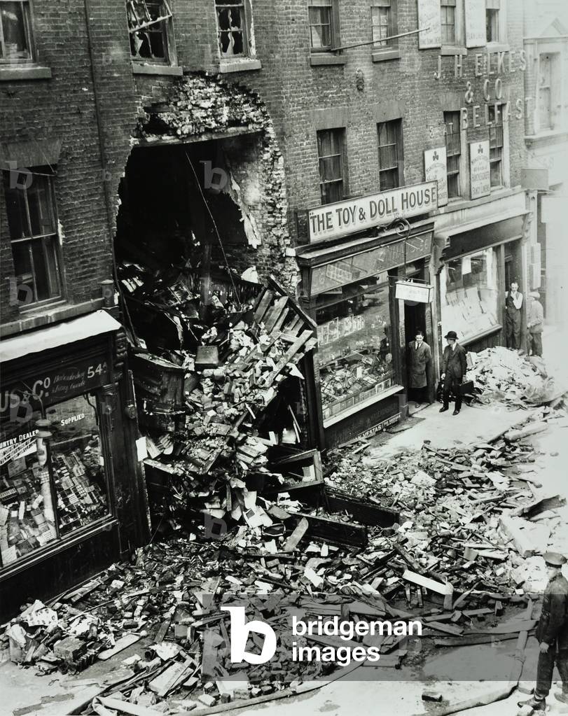 55 Houndsditch, City: damage caused by fire, 1924 (b/w photo)