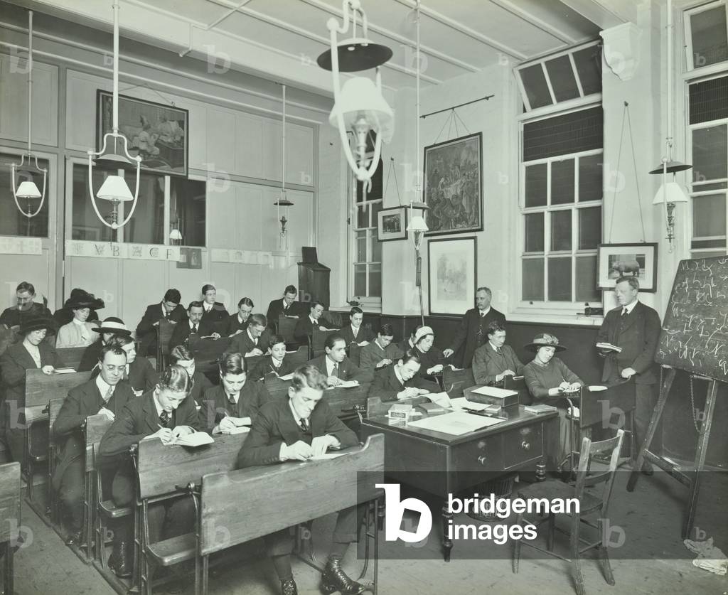 William Street Evening Class: shorthand, 1913 (b/w photo)
