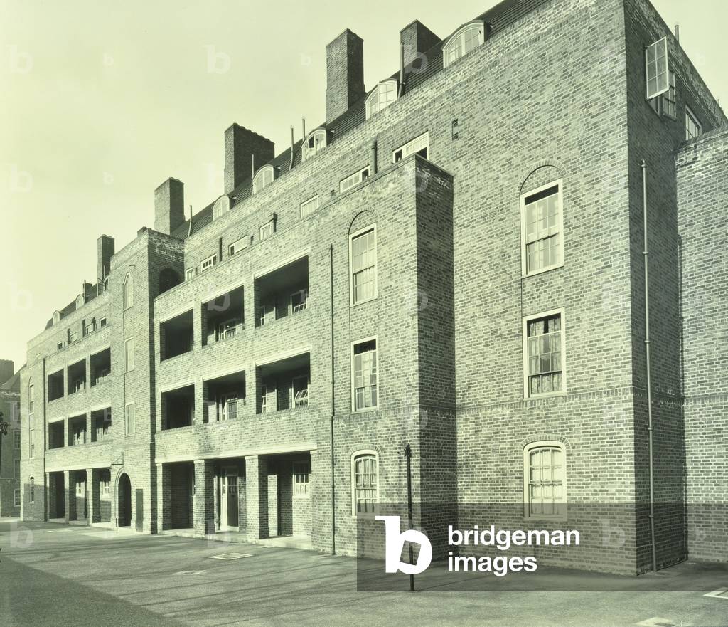 Shore Estate, exterior of Kendal House, London, 1929 (b/w photo)