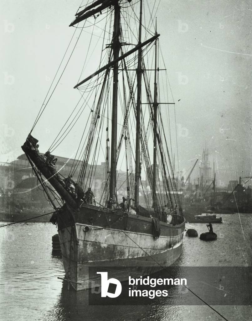 Regents Canal Dock, London, 1920 (b/w photo)