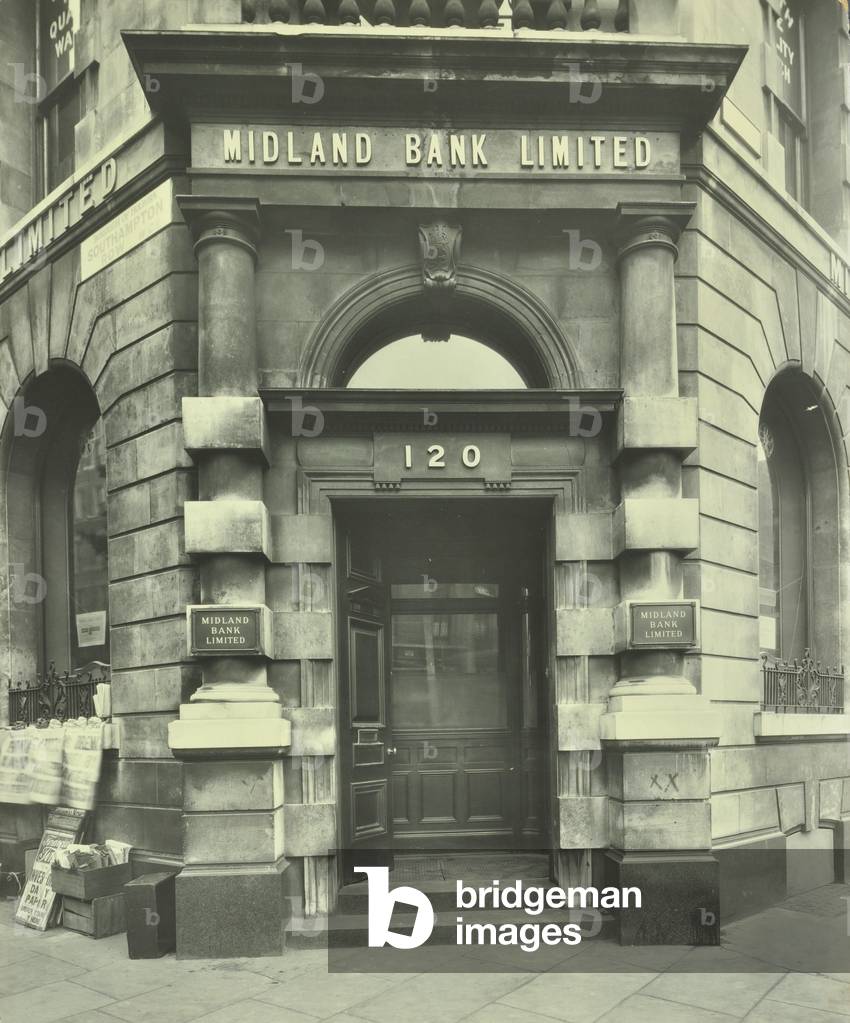 Midland Bank, 120 High Holborn: doorway, 1929 (b/w photo)