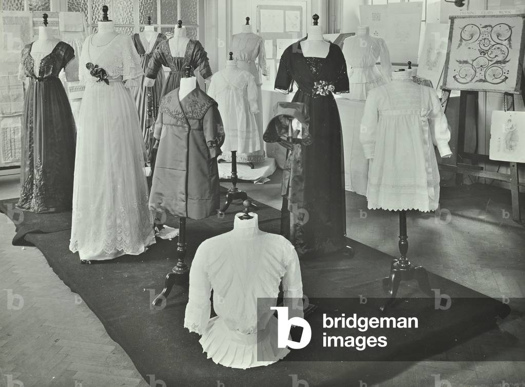 Shoreditch Technical Institute: exhibits in the costume room, 1912 (b/w photo)