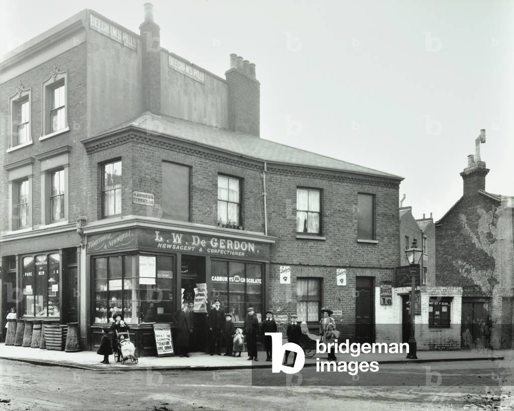 Hardess Street: by Hinton Road, 1907 (b/w photo)