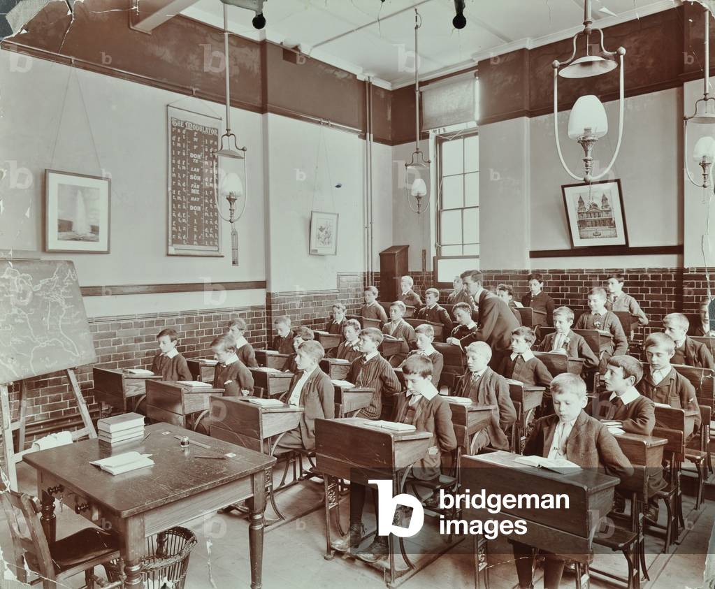 Blackheath School: geography class, 1906 (b/w photo)
