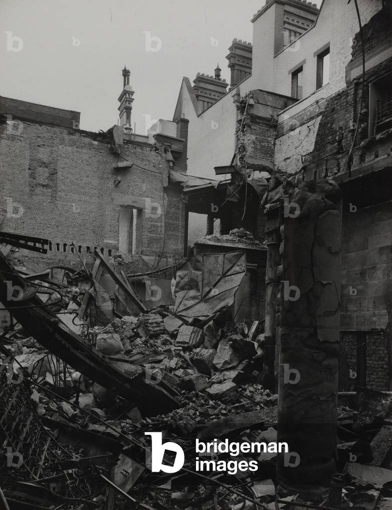 Interior view of Mercers Hall showing bomb damage, 1941 (b/w photo)