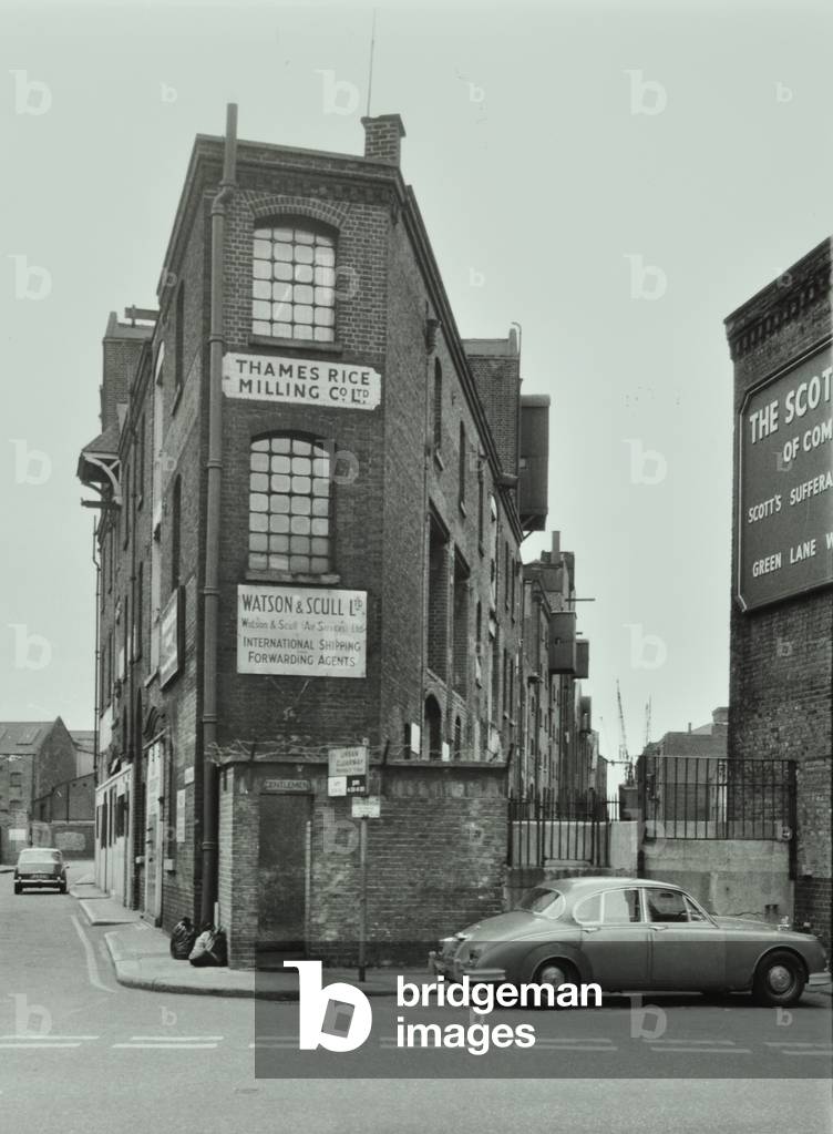 Dock Head Wharf, Shad Thames: by dock head, London, 1976 (b/w photo)