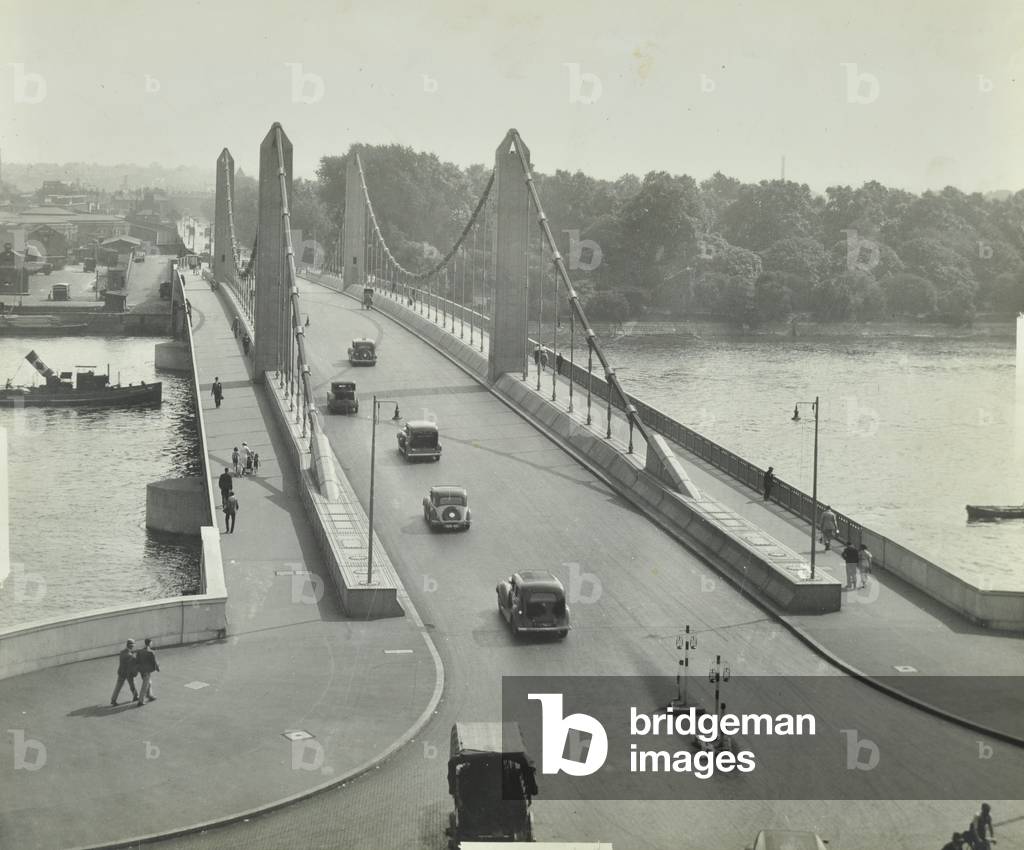 Chelsea Bridge: view over the bridge, 1939 (b/w photo)