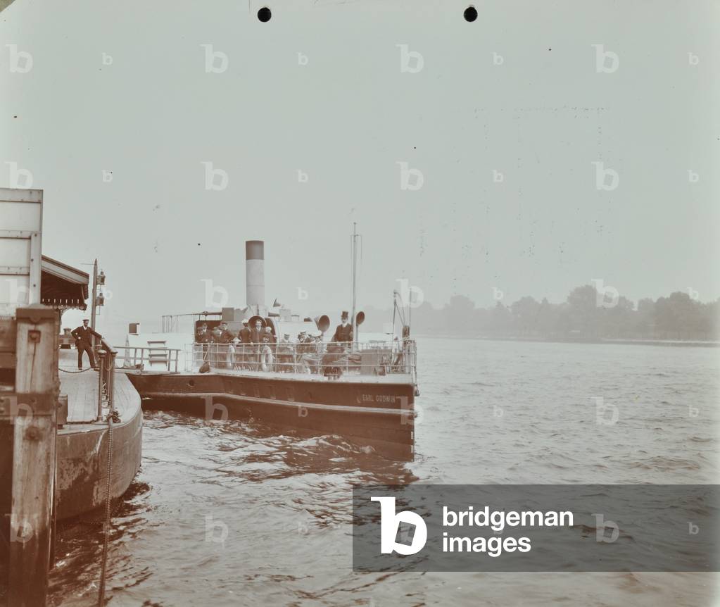 London County Council Steamboat: passengers aboard the 'Earl Godwin', 1907 (b/w photo)