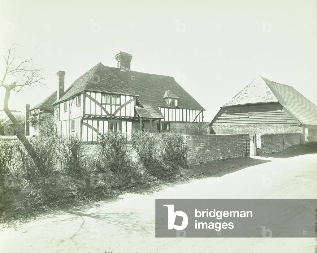 Shorne Estate, Tilborough Farmhouse, Kent, 1922 (b/w photo)