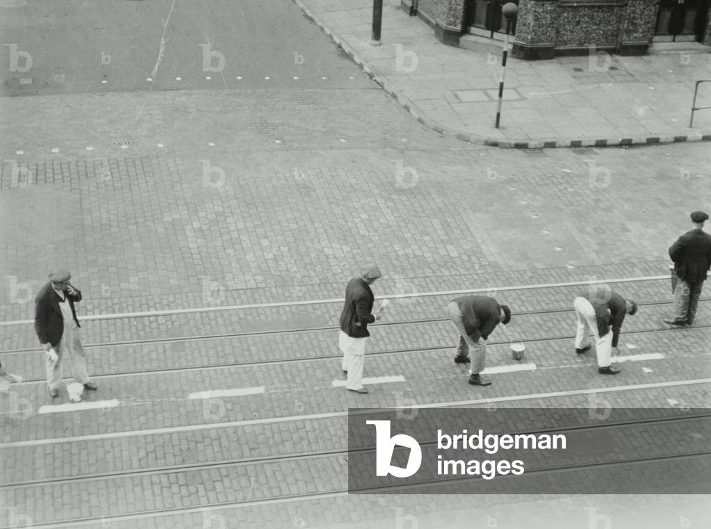 East India Dock Road: white lines are painted. , 1940 (b/w photo)