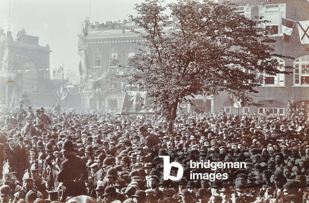 Blackwall Tunnel: crowds at the ceremonial opening, 1897 (b/w photo)