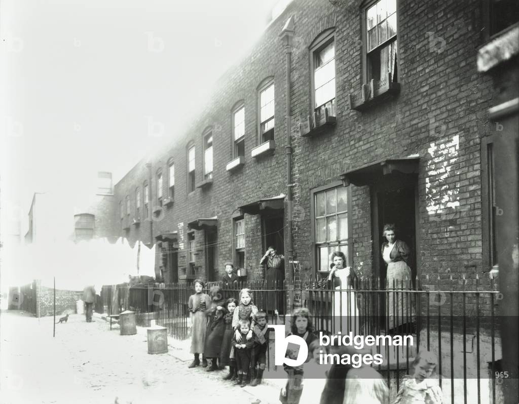 Brent's Court: general view, London, 1900 (b/w photo)