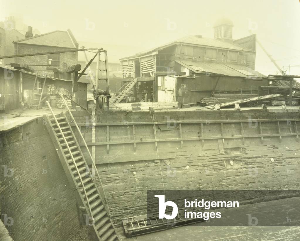 Fountain Dry Dock, 63 Bermondsey Wall, London, 1929 (b/w photo)