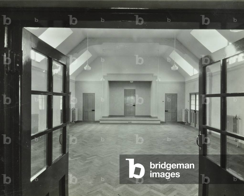 Downham Estate: interior of Downham Health Centre, London, 1932 (b/w photo)