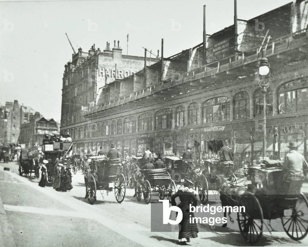 Harrods, Brompton Road: by Hans Road looking east, 1905 (b/w photo)