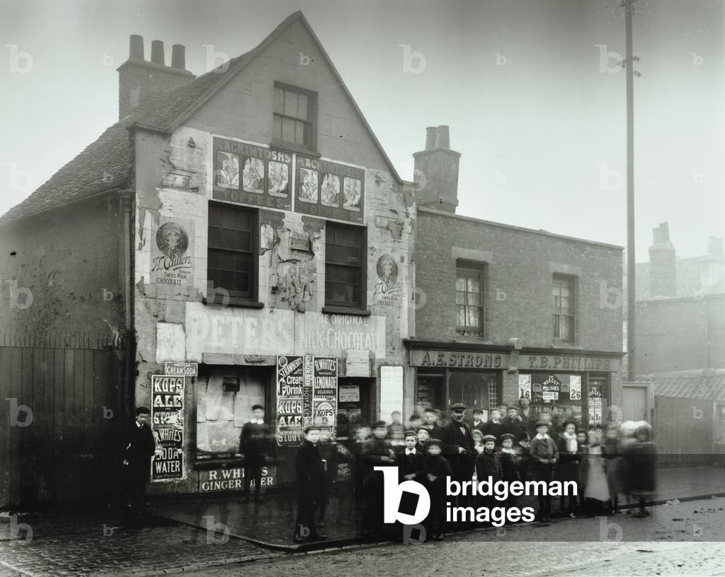 Plumstead High Street: general view, 1906 (b/w photo)