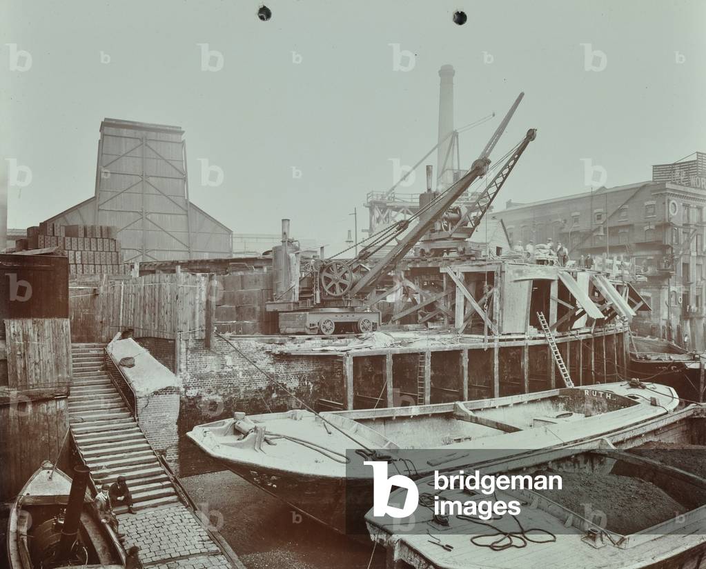 Construction of Rotherhithe Tunnel, 1906 (b/w photo)