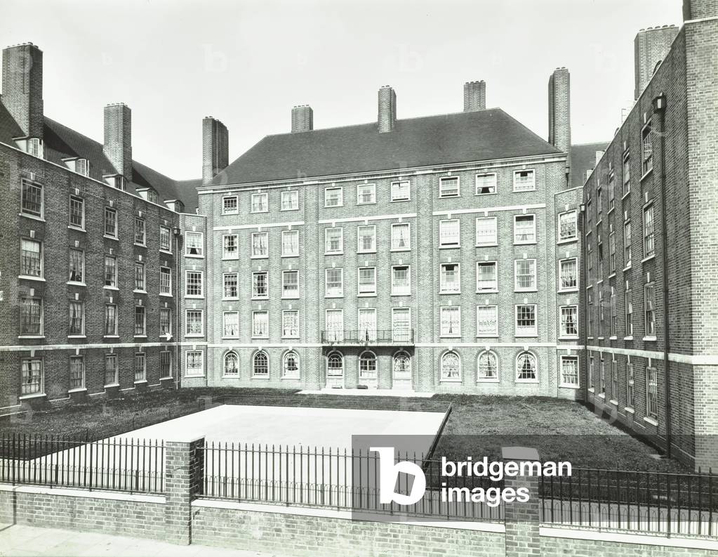 Ring Cross Estate, London, 1930 (b/w photo)