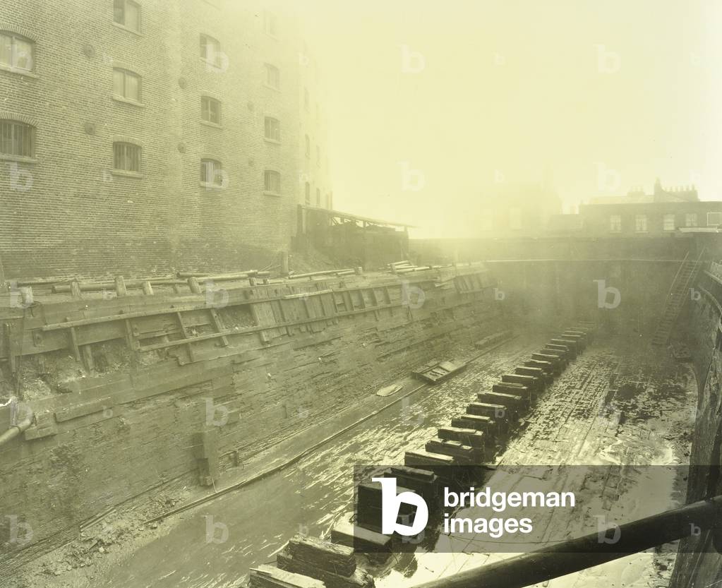 Fountain Dry Dock, 63 Bermondsey Wall, London, 1929 (b/w photo)